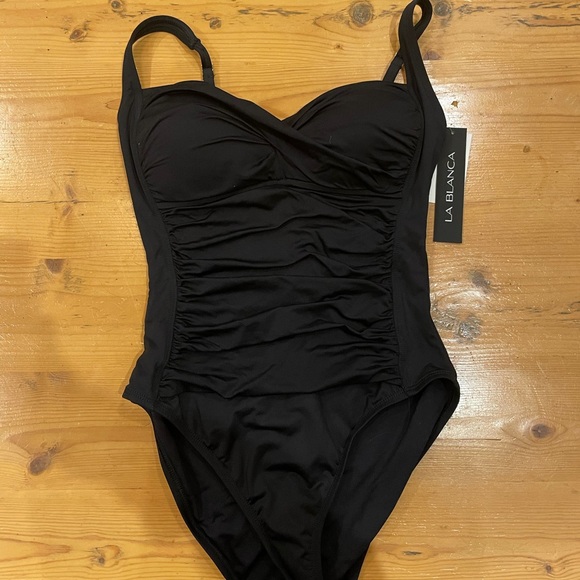 La Blanca Womens Island Goddess Shirred One Shoulder One Piece